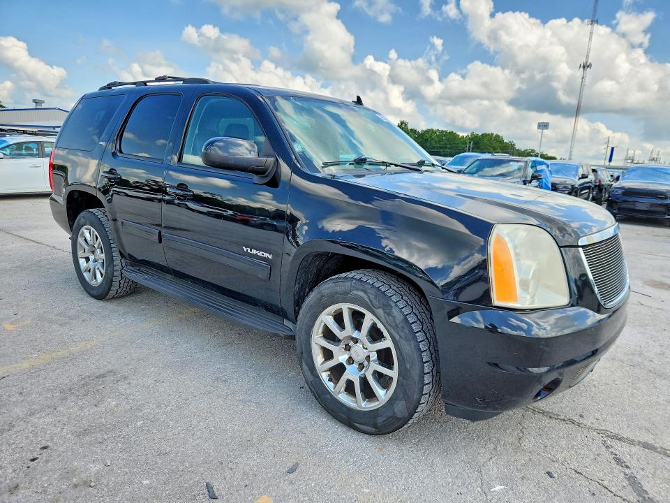Photo 4 from auction – 2011 GMC YUKON with VIN 1GKS1CE0XBR333101