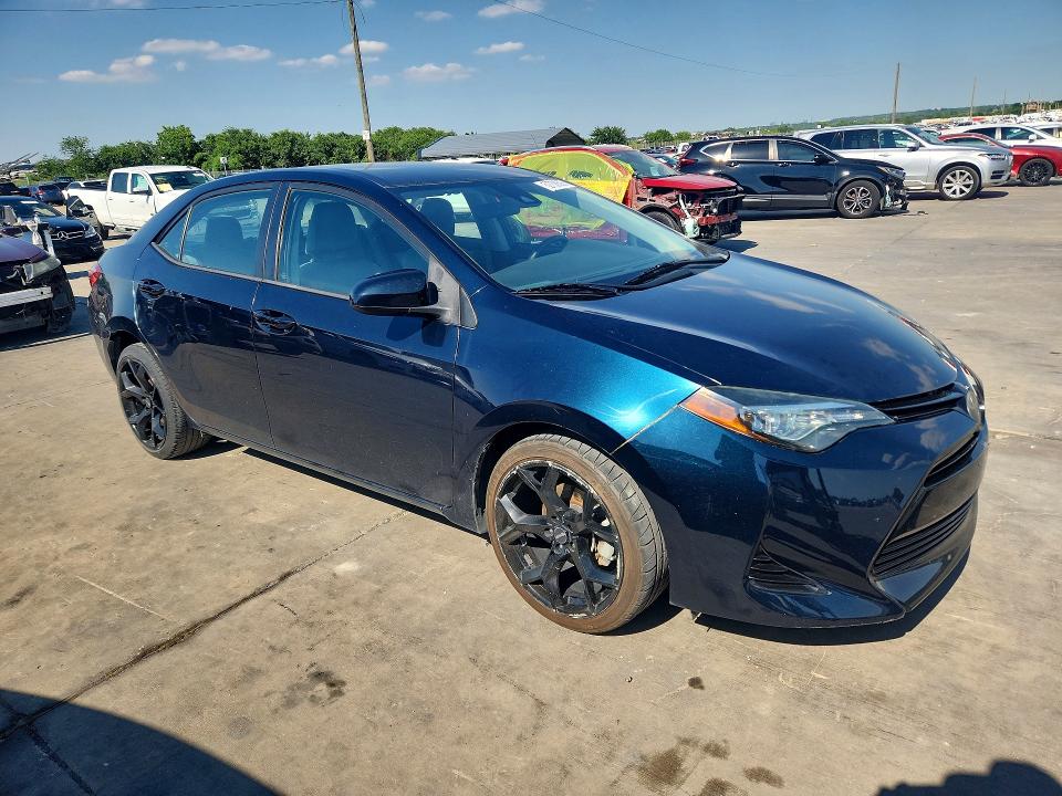Photo 4 from auction – 2018 TOYOTA COROLLA with VIN 5YFBURHEXJP839999
