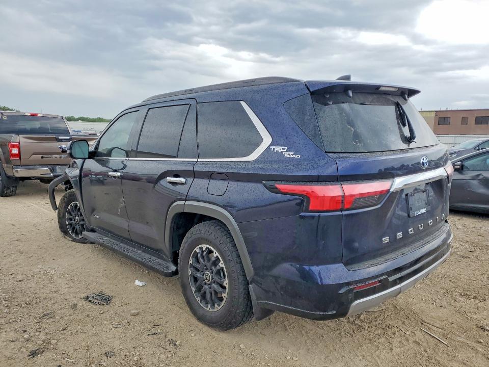 Photo 2 from auction – 2023 TOYOTA SEQUOIA with VIN 7SVAAABA1PX016874
