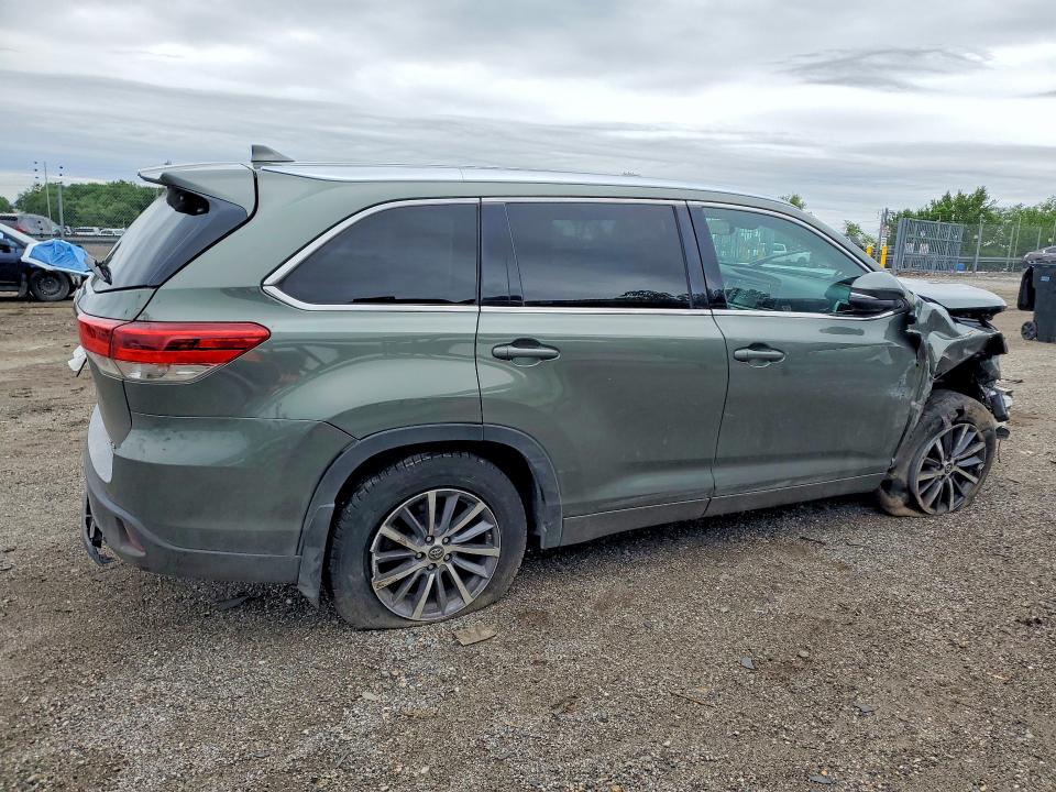 Foto 3 de la subasta – 2018 TOYOTA HIGHLANDER con VIN 5TDJZRFH3JS823323