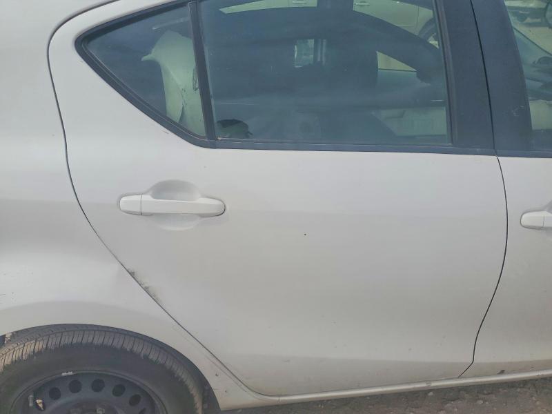 Photo 10 from auction – 2014 TOYOTA PRIUS C with VIN JTDKDTB39E1565743