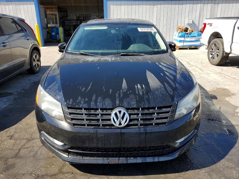 Photo 5 from auction – 2015 VOLKSWAGEN PASSAT with VIN 1VWCV7A38FC036071