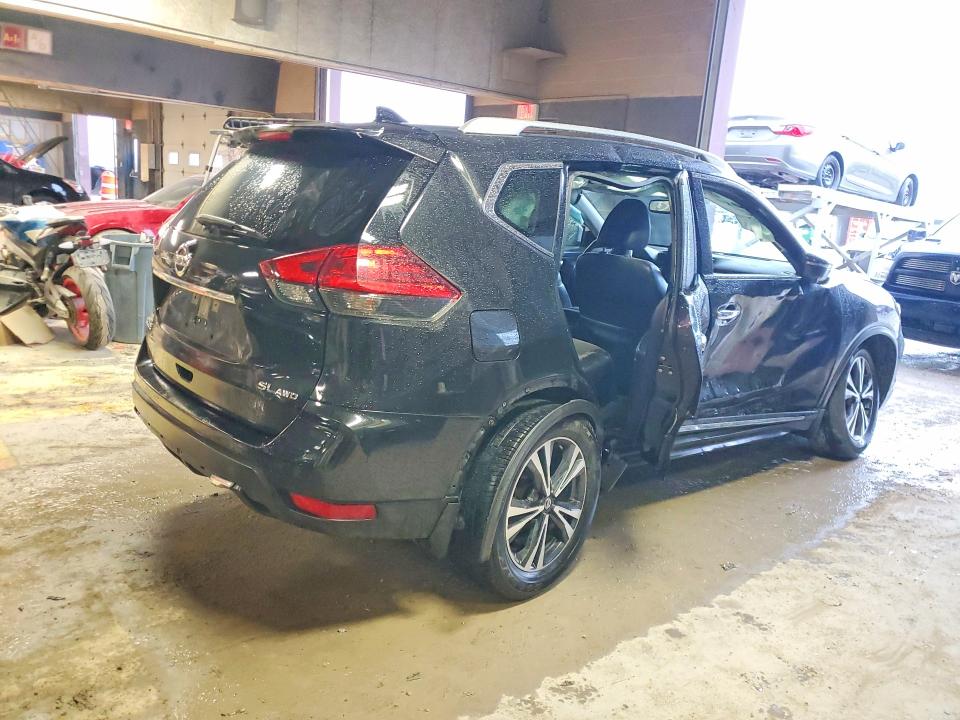 Photo 3 from auction – 2017 NISSAN ROGUE with VIN JN8AT2MV4HW023811