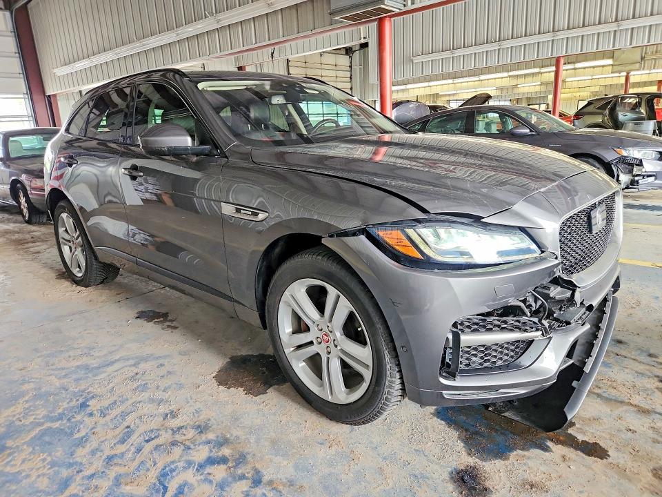 Photo 4 from auction – 2017 JAGUAR F-PACE with VIN SADCL2BN3HA488654