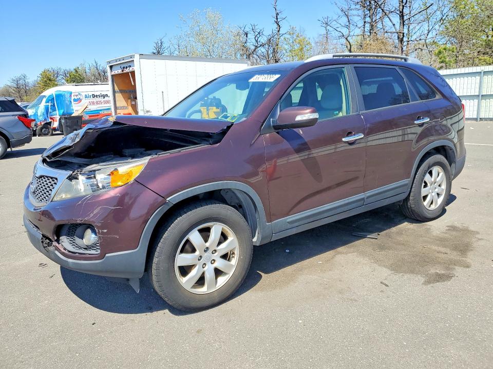 KIA SORENTO 2011 with VIN 5XYKT4A14BG031912 - Photo from auction