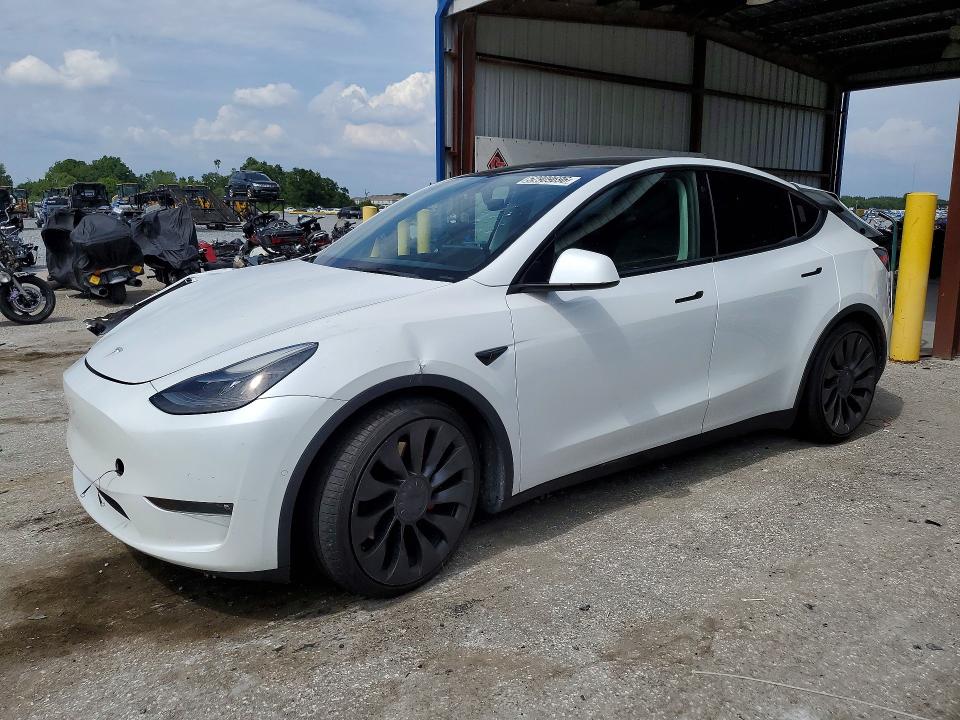 TESLA MODEL Y 2022 with VIN 7SAYGDEFXNF312387 - Photo from auction