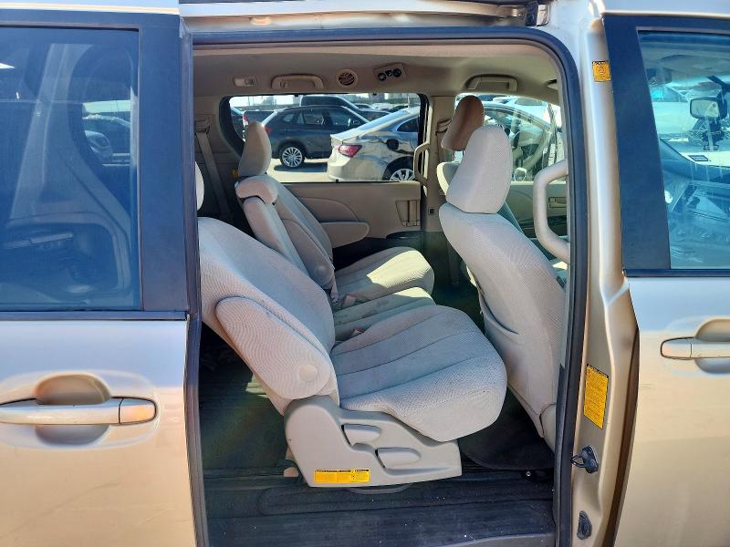 Photo 11 from auction – 2011 TOYOTA SIENNA with VIN 5TDKK3DC4BS096532