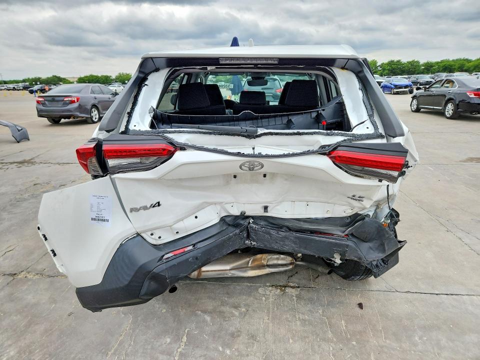 Photo 6 from auction – 2022 TOYOTA RAV4 with VIN 2T3F1RFV4NC307206