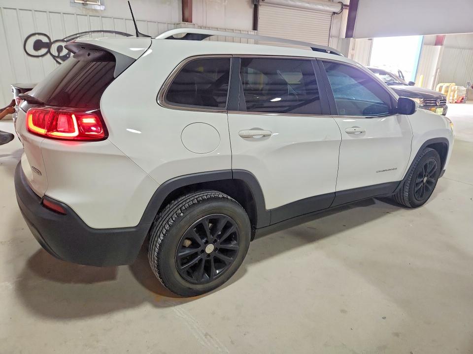 Photo 3 from auction – 2019 JEEP CHEROKEE with VIN 1C4PJLLBXKD232854