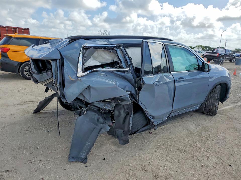 Снимка 3 от търг – 2022 HONDA PILOT с VIN 5FNYF5H27NB022817