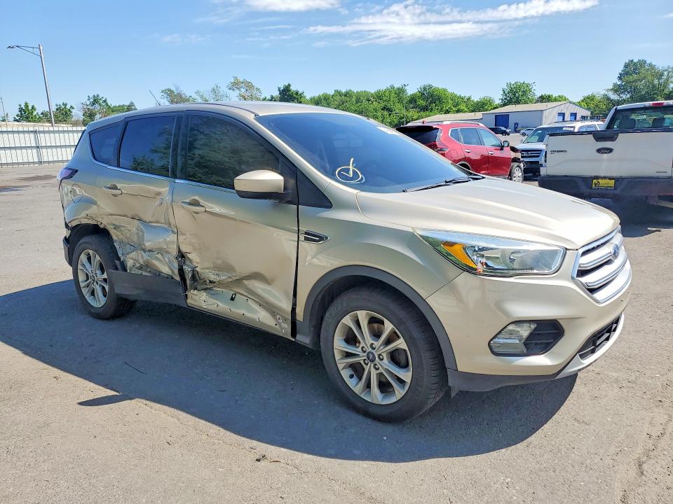 Photo 4 from auction – 2017 FORD ESCAPE with VIN 1FMCU0GD3HUC47457