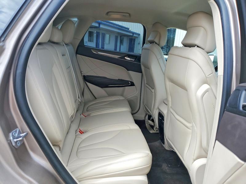 Photo 11 from auction – 2018 LINCOLN MKC with VIN 5LMCJ1C98JUL08093