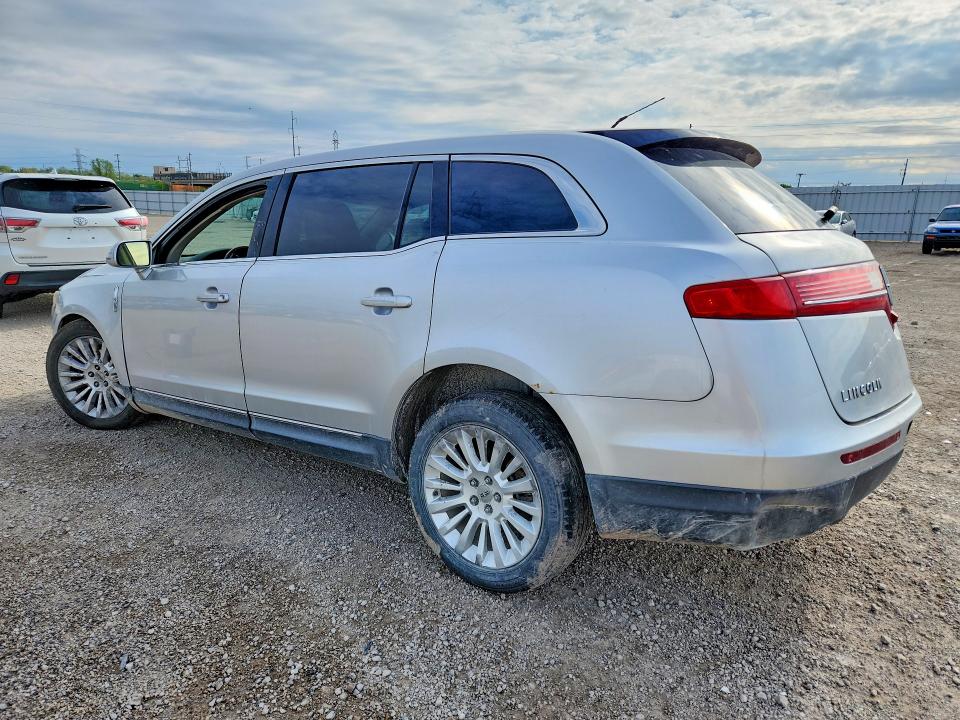 Photo 2 from auction – 2010 LINCOLN MKT with VIN 2LMHJ5AR8ABJ30456