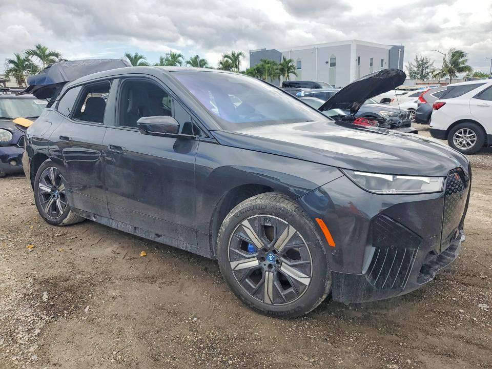 Photo 4 from auction – 2025 BMW IX with VIN WB523CF0XSCS28531