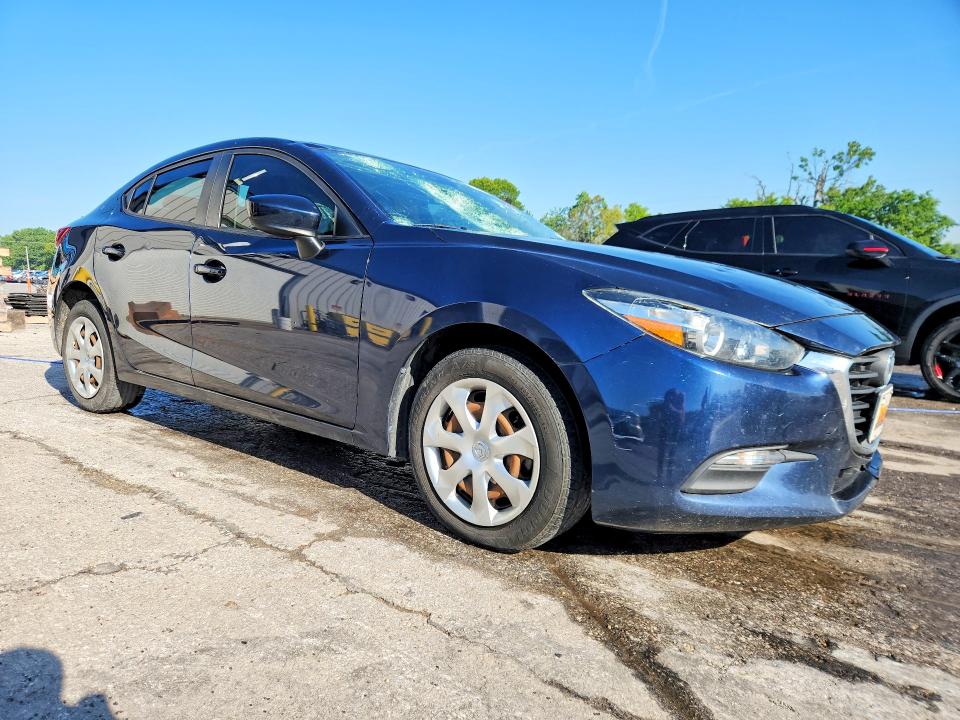 Photo 4 from auction – 2018 MAZDA 3 with VIN 3MZBN1U74JM245791