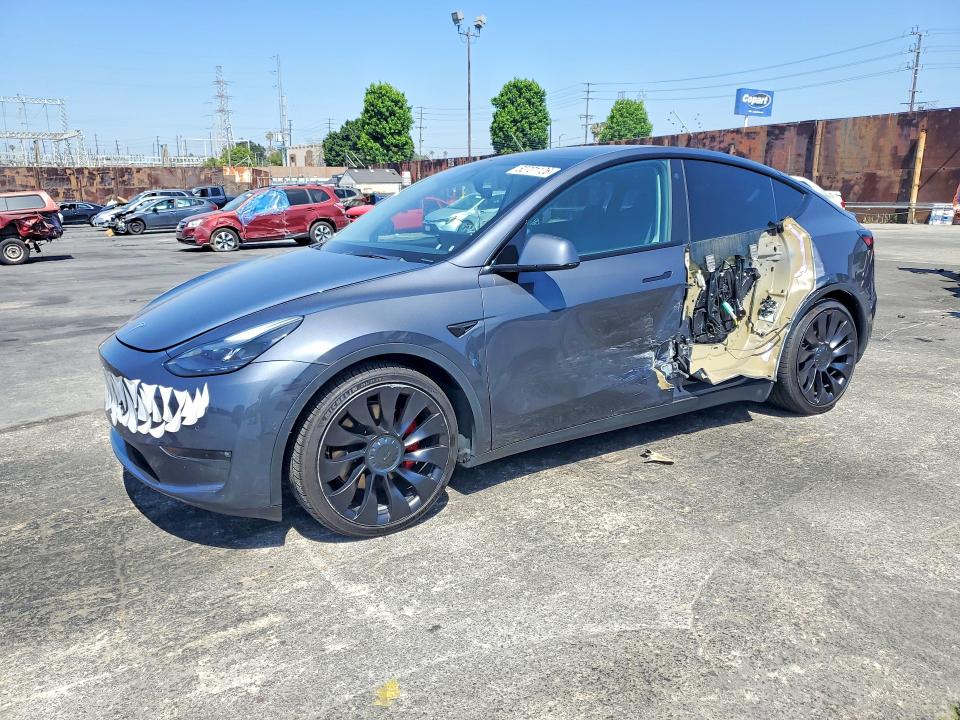 TESLA MODEL Y 2022 with VIN 7SAYGDEF3NF448876 - Photo from auction