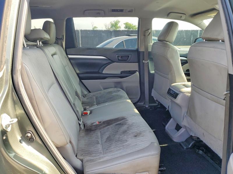 Photo 11 from auction – 2019 TOYOTA HIGHLANDER with VIN 5TDZZRFH1KS333290
