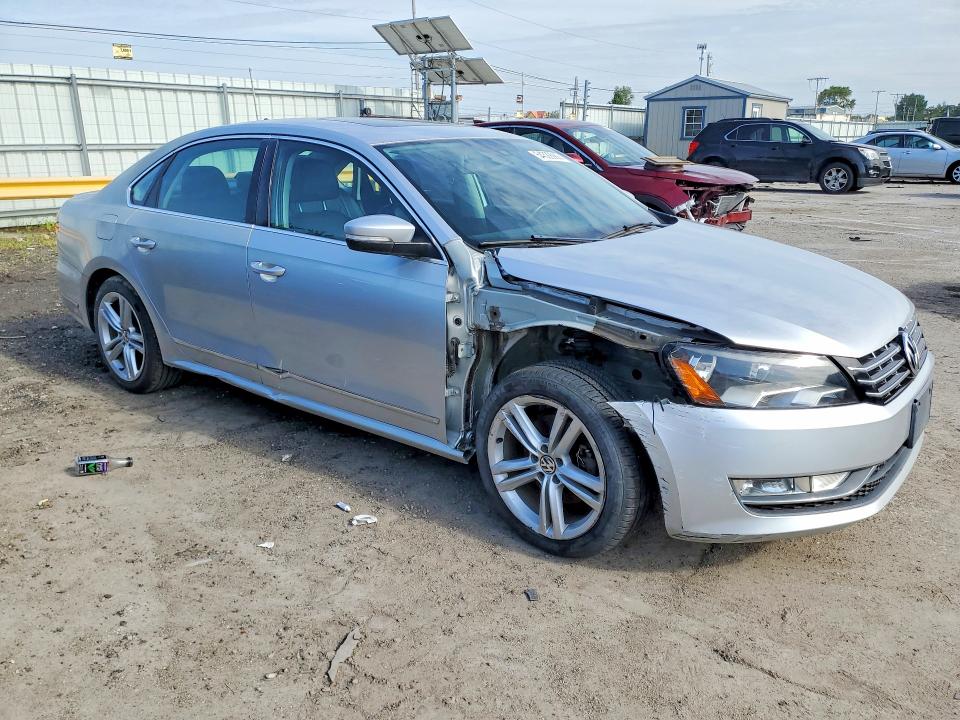 Photo 4 from auction – 2014 VOLKSWAGEN PASSAT with VIN 1VWCT7A33EC043482