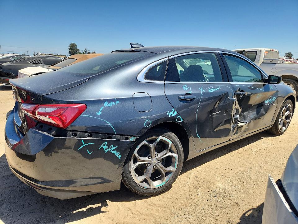Photo 3 from auction – 2021 CHEVROLET MALIBU with VIN 1G1ZD5ST4MF068636