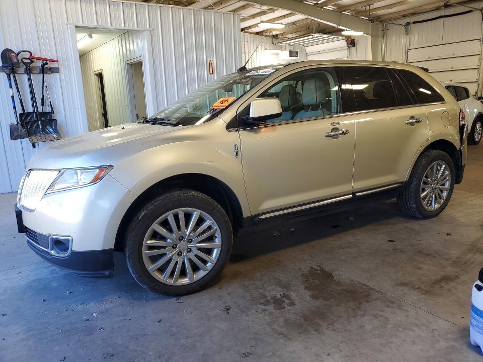 LINCOLN MKX 2011 with VIN 2LMDJ6JK9BBJ09317 - Photo from auction
