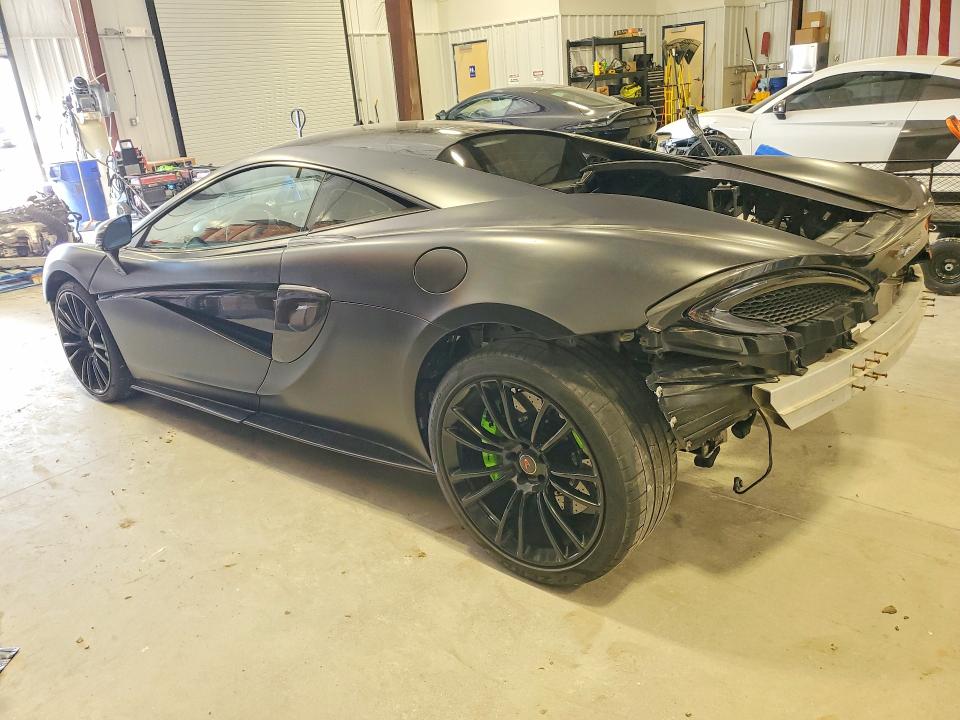 Снимка 2 от търг – 2016 MCLAREN AUTOMOTIVE 570S с VIN SBM13DAA7GW000196