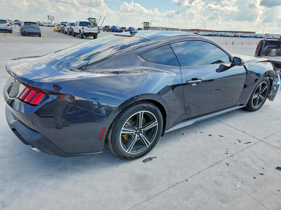 Photo 3 from auction – 2024 FORD MUSTANG with VIN 1FA6P8TH7R5107042