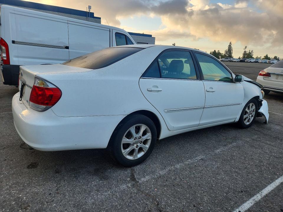 Photo 3 from auction – 2005 TOYOTA CAMRY with VIN 4T1BF32K35U085063