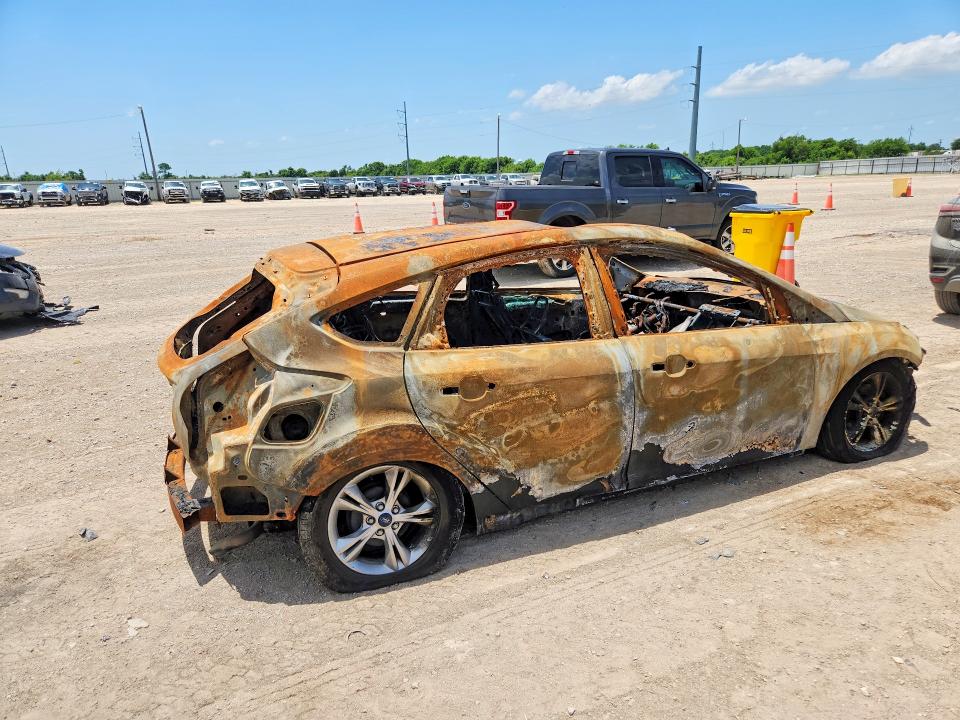 Photo 3 from auction – 2014 FORD FOCUS 5D SE with VIN 1FADP3K26EL400685