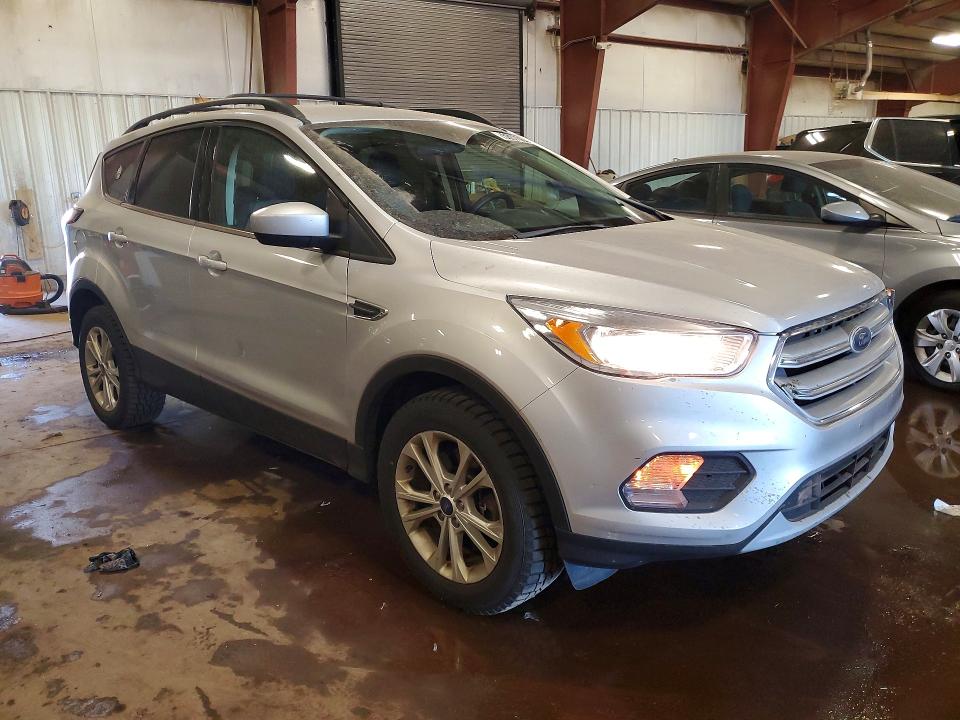 Photo 4 from auction – 2018 FORD ESCAPE with VIN 1FMCU9GD5JUB75557