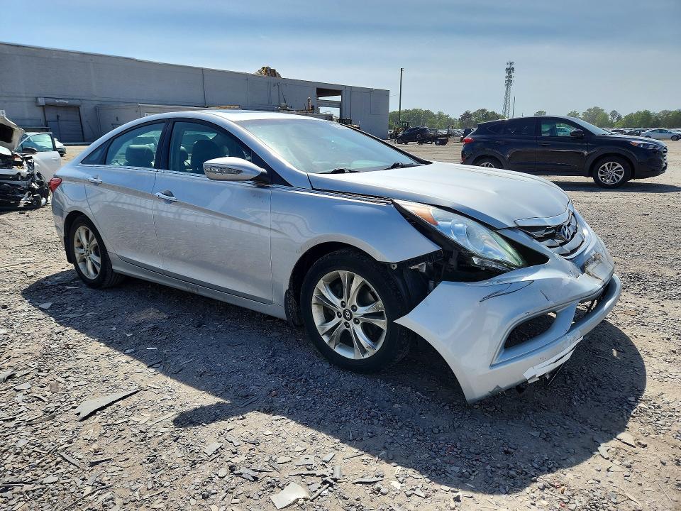 Photo 4 from auction – 2011 HYUNDAI SONATA with VIN 5NPEC4AC8BH181285
