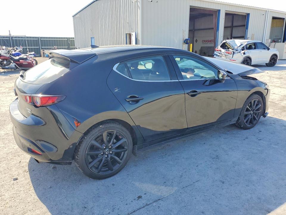 Photo 3 from auction – 2021 MAZDA 3 with VIN JM1BPBNY6M1402023