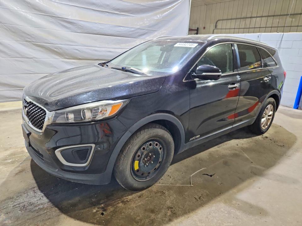 KIA SORENTO 2016 with VIN 5XYPGDA5XGG084392 - Photo from auction