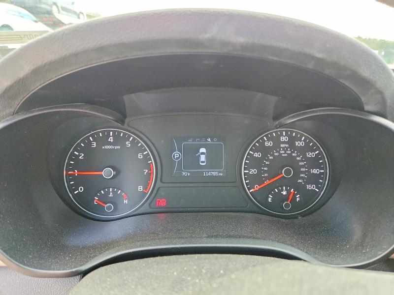 Photo 9 from auction – 2017 KIA OPTIMA with VIN 5XXGU4L36HG174472