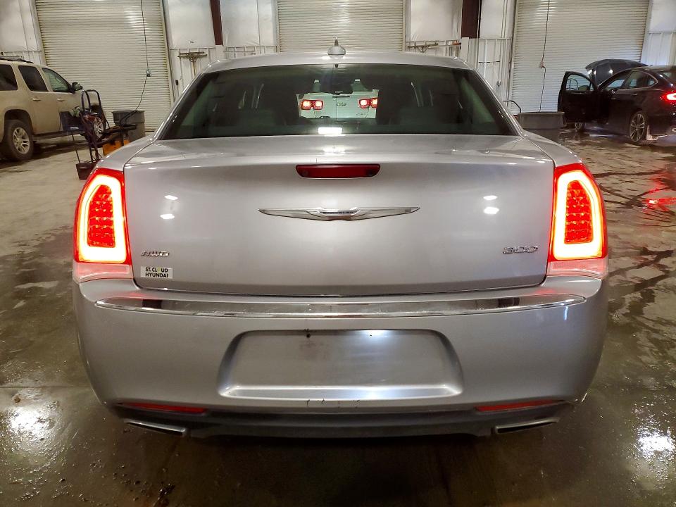 Photo 6 from auction – 2016 CHRYSLER 300 with VIN 2C3CCARG1GH220414