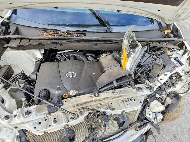 Photo 12 from auction – 2019 TOYOTA HIGHLANDER with VIN 5TDBZRFH6KS993214