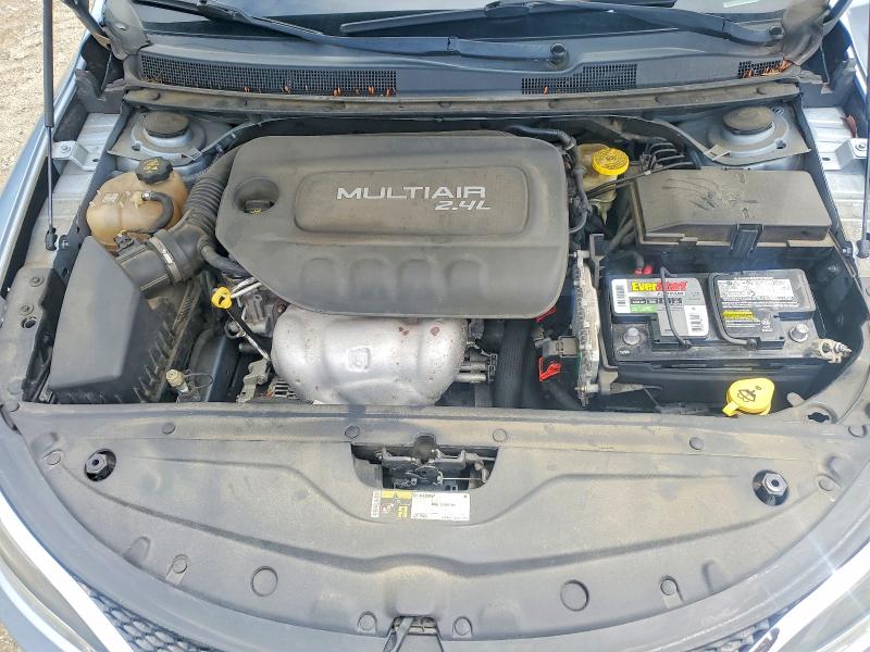 صورة رقم 11 من المزاد - 2015 CHRYSLER 200 مع VIN 1C3CCCAB3FN720558