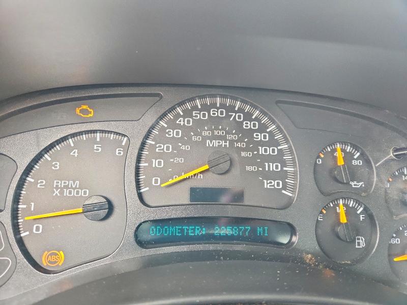 Photo 9 from auction – 2005 CHEVROLET SILVERADO with VIN 2GCEC19V851296673