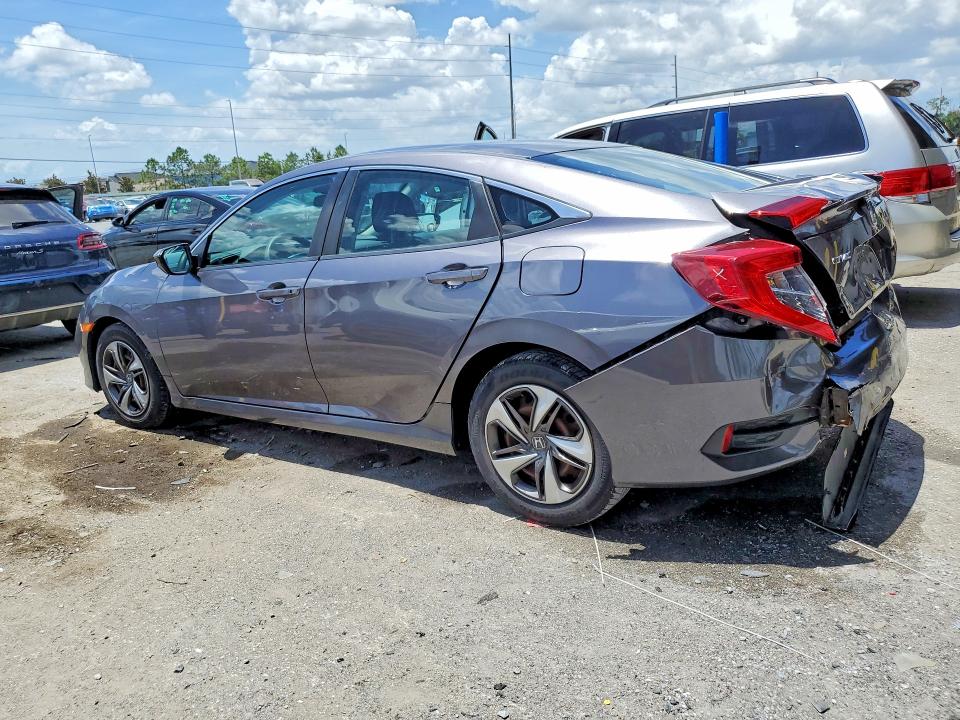 Photo 2 from auction – 2019 HONDA CIVIC with VIN 19XFC2F65KE008212