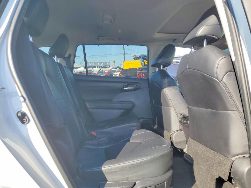 Photo 11 from auction – 2023 TOYOTA HIGHLANDER with VIN 5TDKDRAH6PS024820
