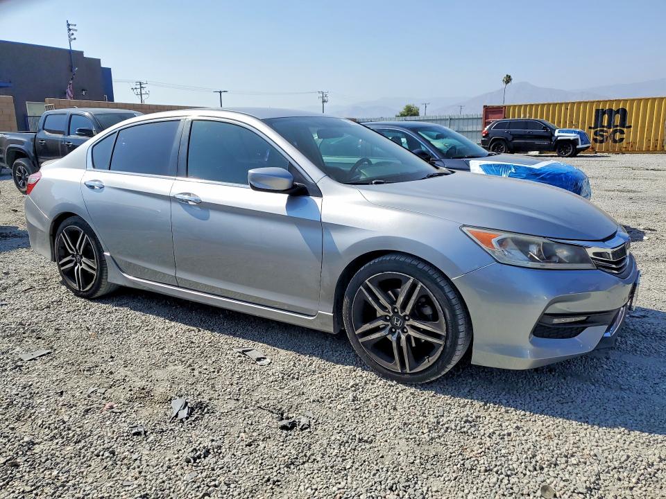 Photo 4 from auction – 2017 HONDA ACCORD with VIN 1HGCR2F55HA302716