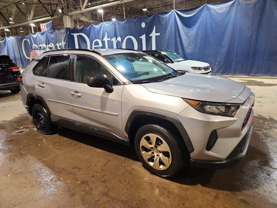 Photo 4 from auction – 2020 TOYOTA RAV4 with VIN 2T3F1RFV0LC112376