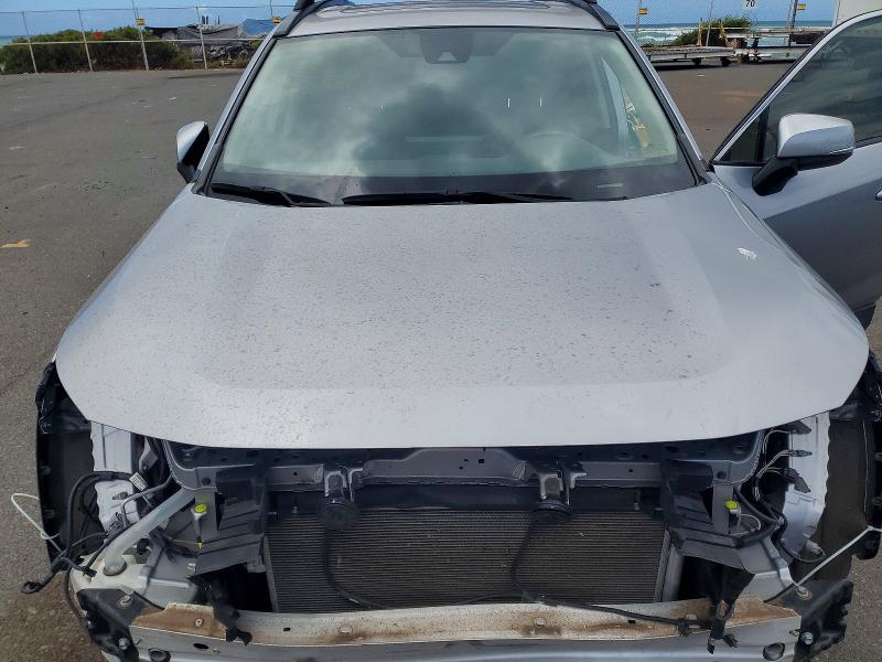 Photo 12 from auction – 2019 TOYOTA RAV4 with VIN JTMW1RFV5KD511990