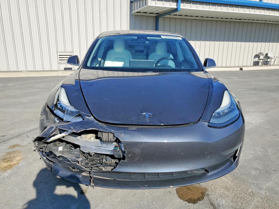 Photo 5 from auction – 2018 TESLA MODEL 3 with VIN 5YJ3E1EBXJF079372