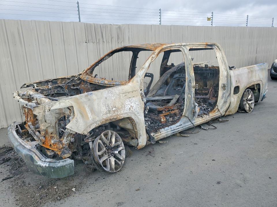GMC SIERRA 2020 с VIN 3GTU9DED2LG174825 - Снимка от търг
