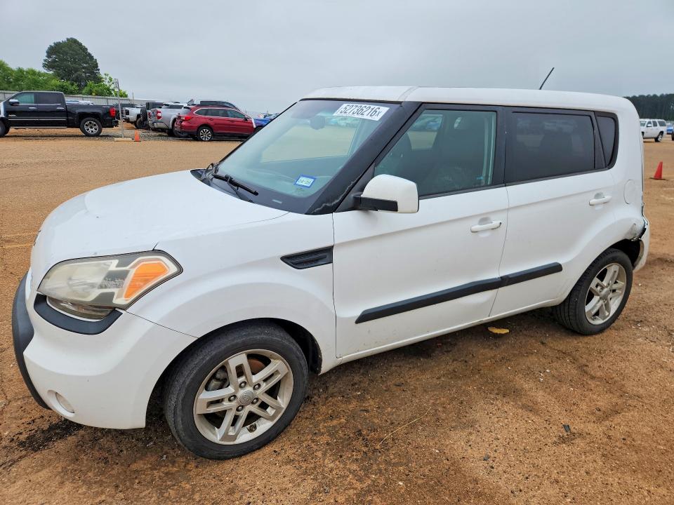 KIA SOUL 2011 with VIN KNDJT2A23B7327493 - Photo from auction