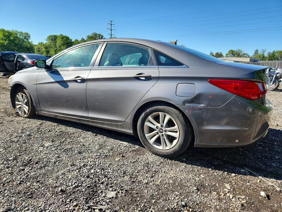 Photo 2 from auction – 2013 HYUNDAI SONATA with VIN 5NPEB4AC6DH798450