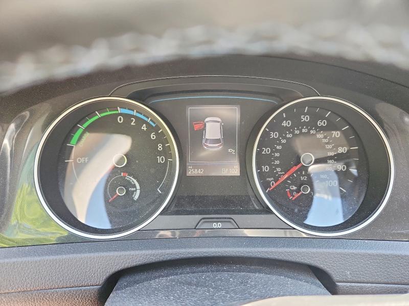 Photo 9 from auction – 2017 VOLKSWAGEN E-GOLF with VIN WVWKR7AU5HW950873