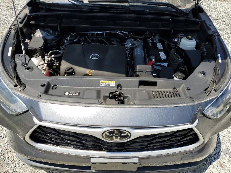 Фото 12 с аукциона – 2022 TOYOTA HIGHLANDER с VIN 5TDZZRAH5NS142452