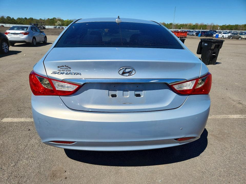 Photo 6 from auction – 2012 HYUNDAI SONATA with VIN 5NPEB4AC7CH361362