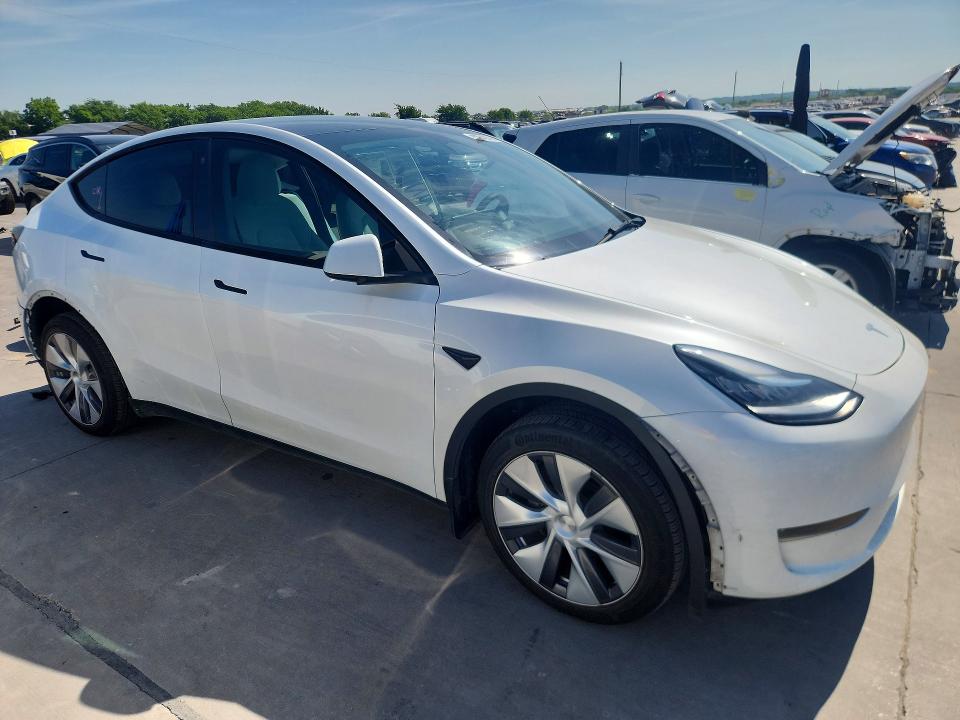 Zdjęcie 4 z aukcji – 2023 TESLA MODEL Y z VIN 7SAYGDEE8PA095431